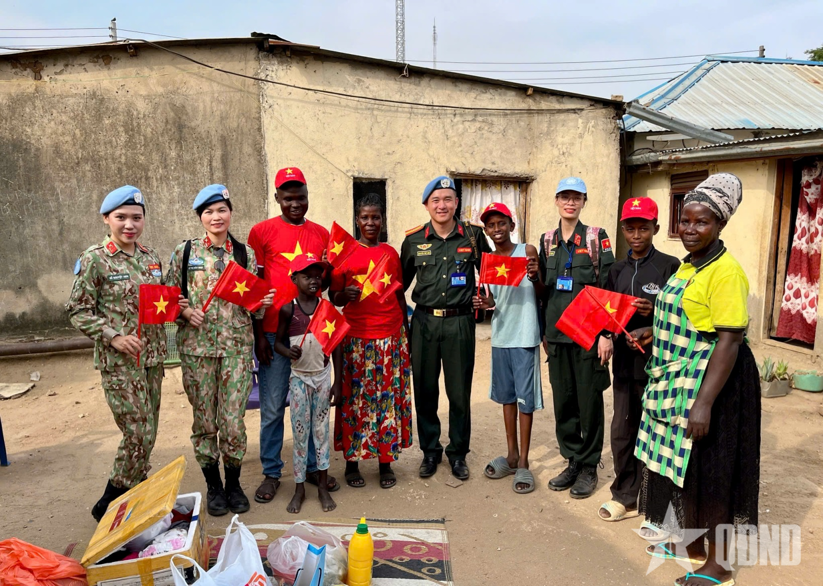 Nghĩa tình từ những bước chân gìn giữ hòa bình